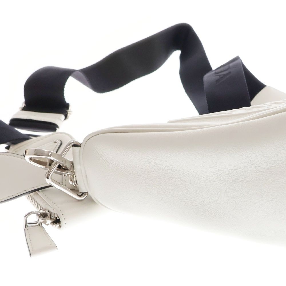 PRADA (プラダ) トライアングルレザー ショルダーバッグ レザー  