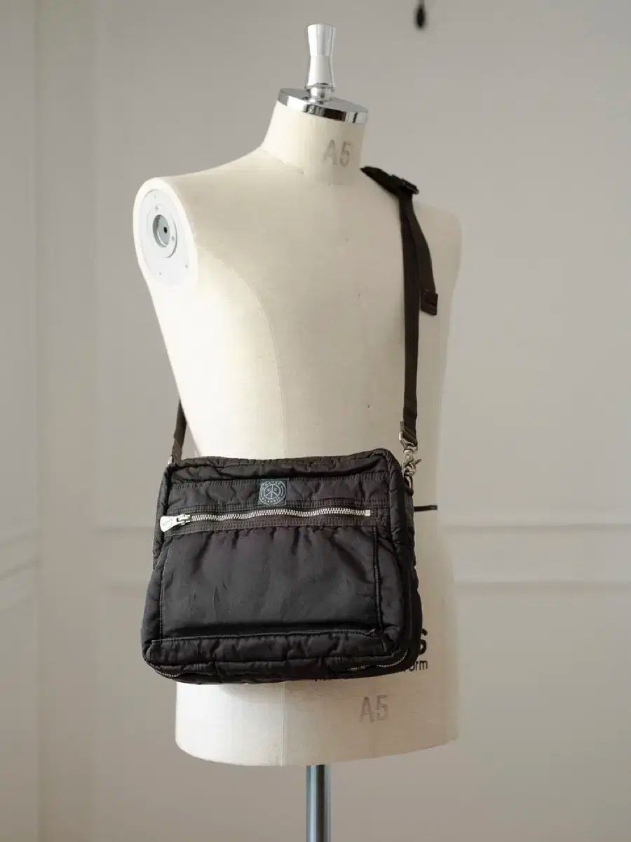 ショルダーバッグ