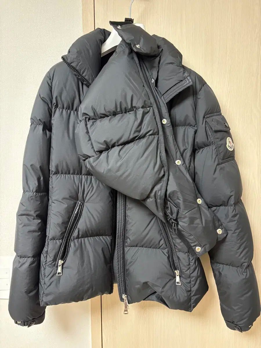 MONCLER(モンクレール) ファーミネス レディース ショートダウン