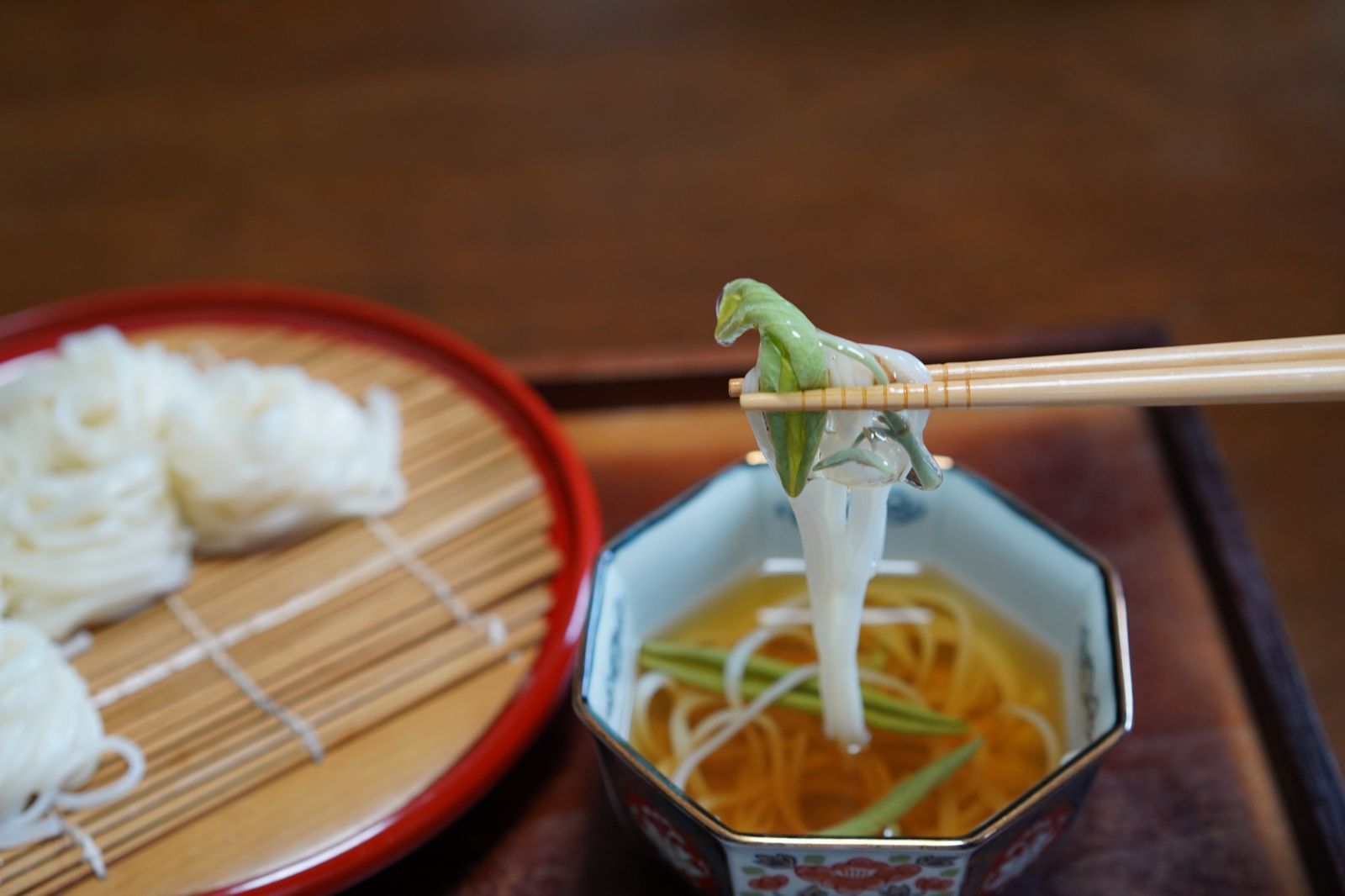 クール送料込 農地直送 秋田県三種町 翡翠生じゅんさい 2キロ クール送料込 農地直送 秋田県三種町 翡翠生じゅんさい 2キロ