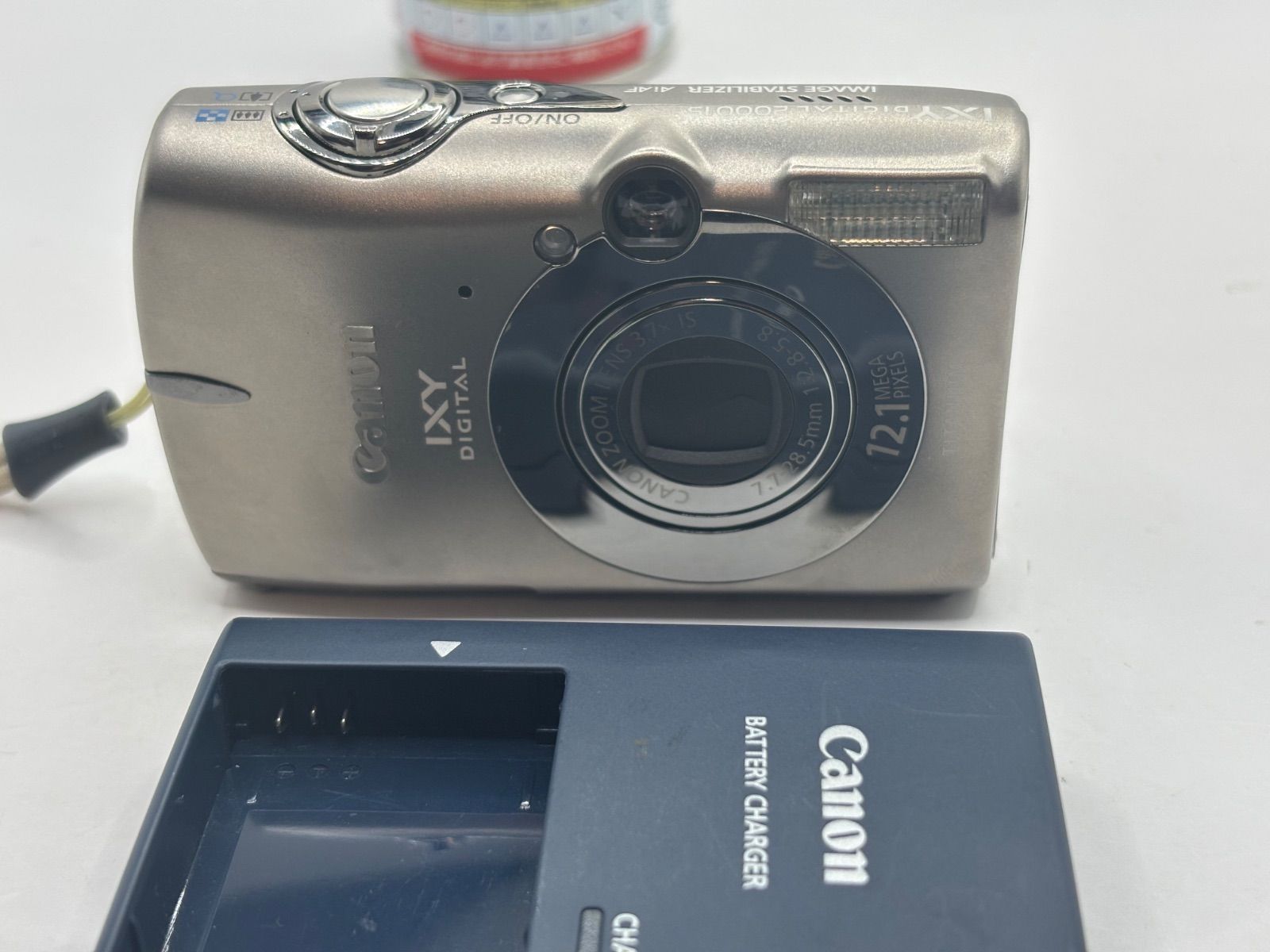 【シャッター回数 3100】FUJIFILM X100F シルバー 箱あり 富士 シャッター回数 3100】FUJIFILM X100F シルバー 箱あり 富士