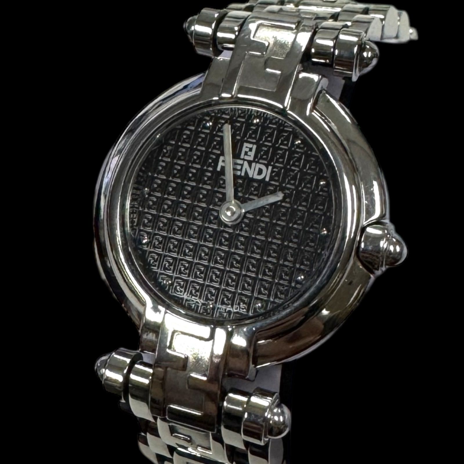 【稼働品】FENDI フェンディ750L 黒文字盤 ズッカ柄 レディース 1円スタート】FENDI フェンディ 750L SS ブラック文字盤 クオーツ