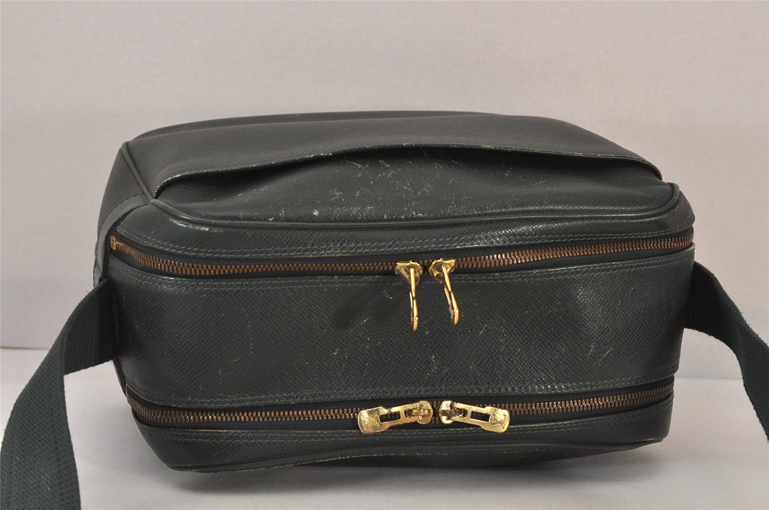 LOUIS VUITTON ルイヴィトン タイガ リポーター PM ショルダー