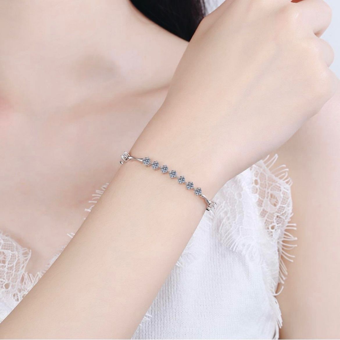 高品質】スターlinkモアッサナイトブレスレットpt950 0.15ct x9 - メルカリ