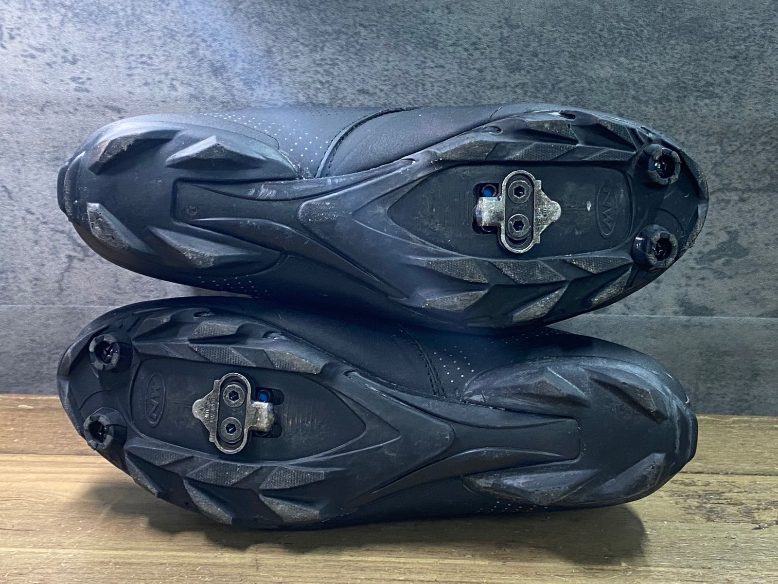 JM997 ノースウェーブ NORTHWAVE CELSIUS XC GTX ビンディングシューズ 黒 EU42 2穴 BRIGHTFACE_UK