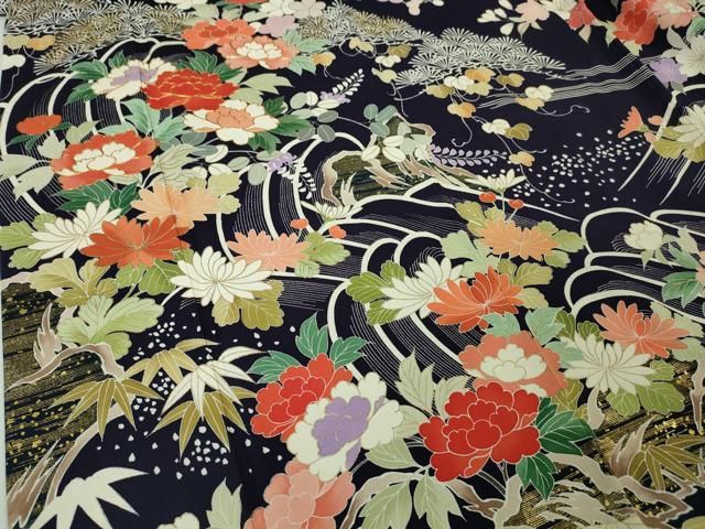 平和屋本店□極上 創業460年・千總 振袖 駒刺繍 立波花松文 鉄紺色地