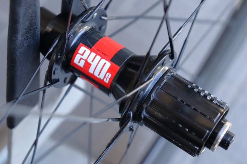 ファストフォワード FFWD F6R DT SWISS 240s カーボン チューブ