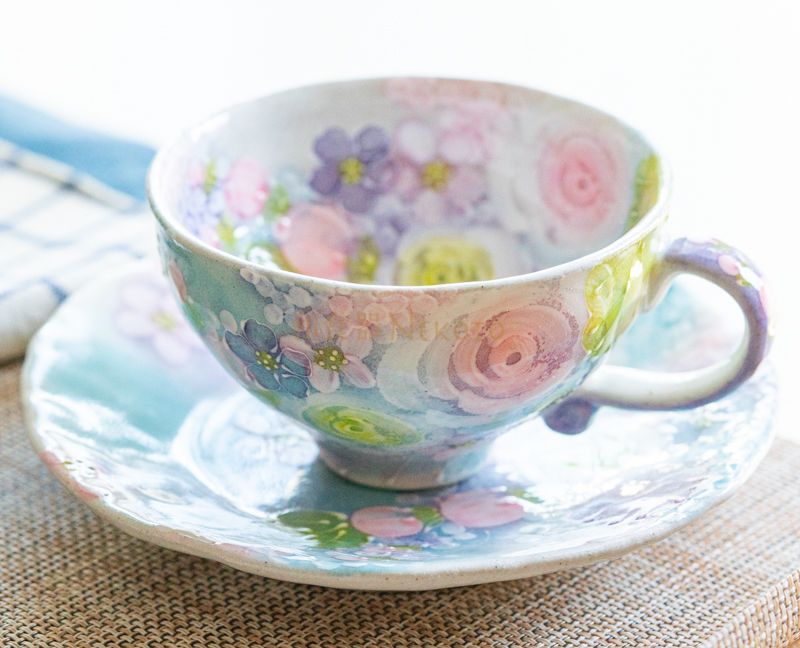 ゆずりは工房　カップ&ソーサー　ペア 工房ゆずりは カップ＆ソーサー 繊細な絵付けの花柄がいかにも