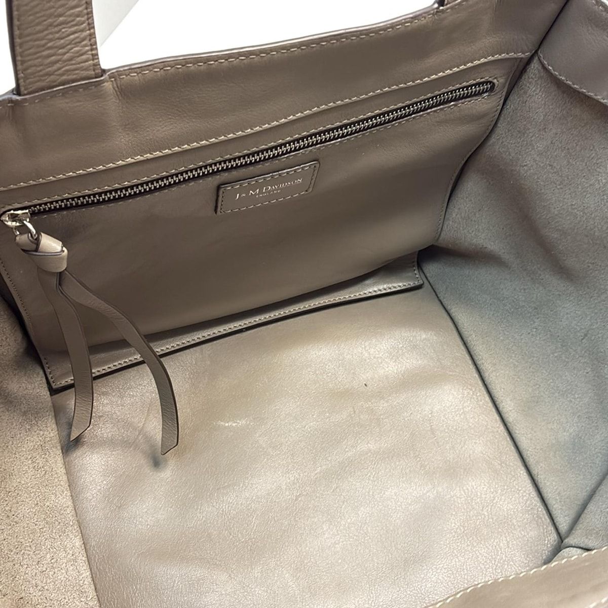 J-MDavidson ジェイ-エムデヴィッドソン トートバッグ ベル S ウィズ スタッズ 1514N 7314 グレーベージュ レザー DECORATOM_COM_BR