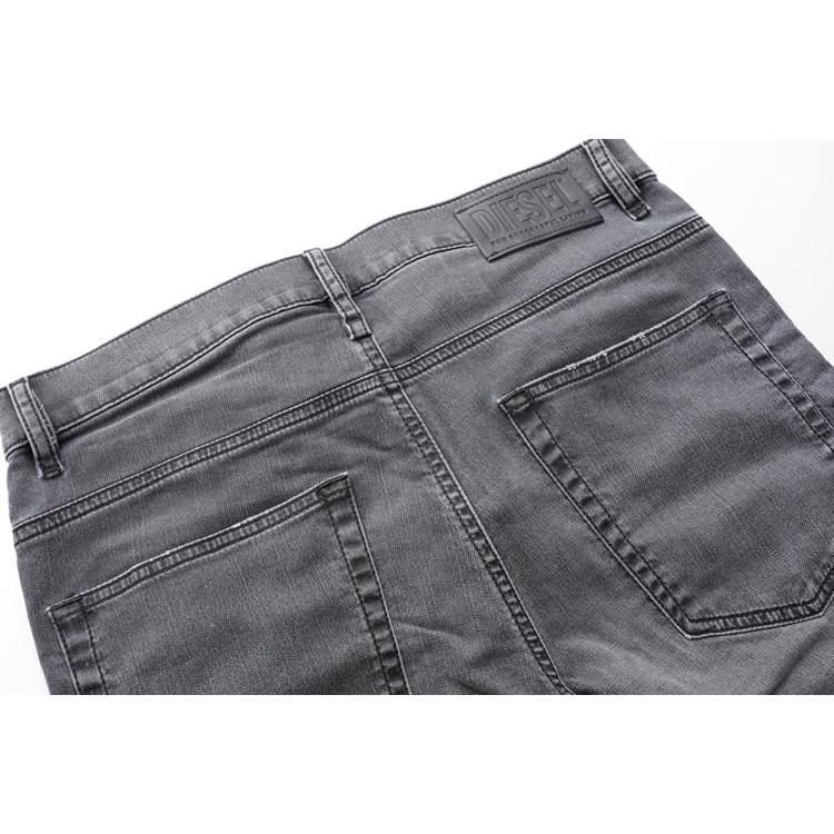 わたり幅28cm新品未使用　ディーゼル　D-REEFT Jogg Jeans　W30 L32
