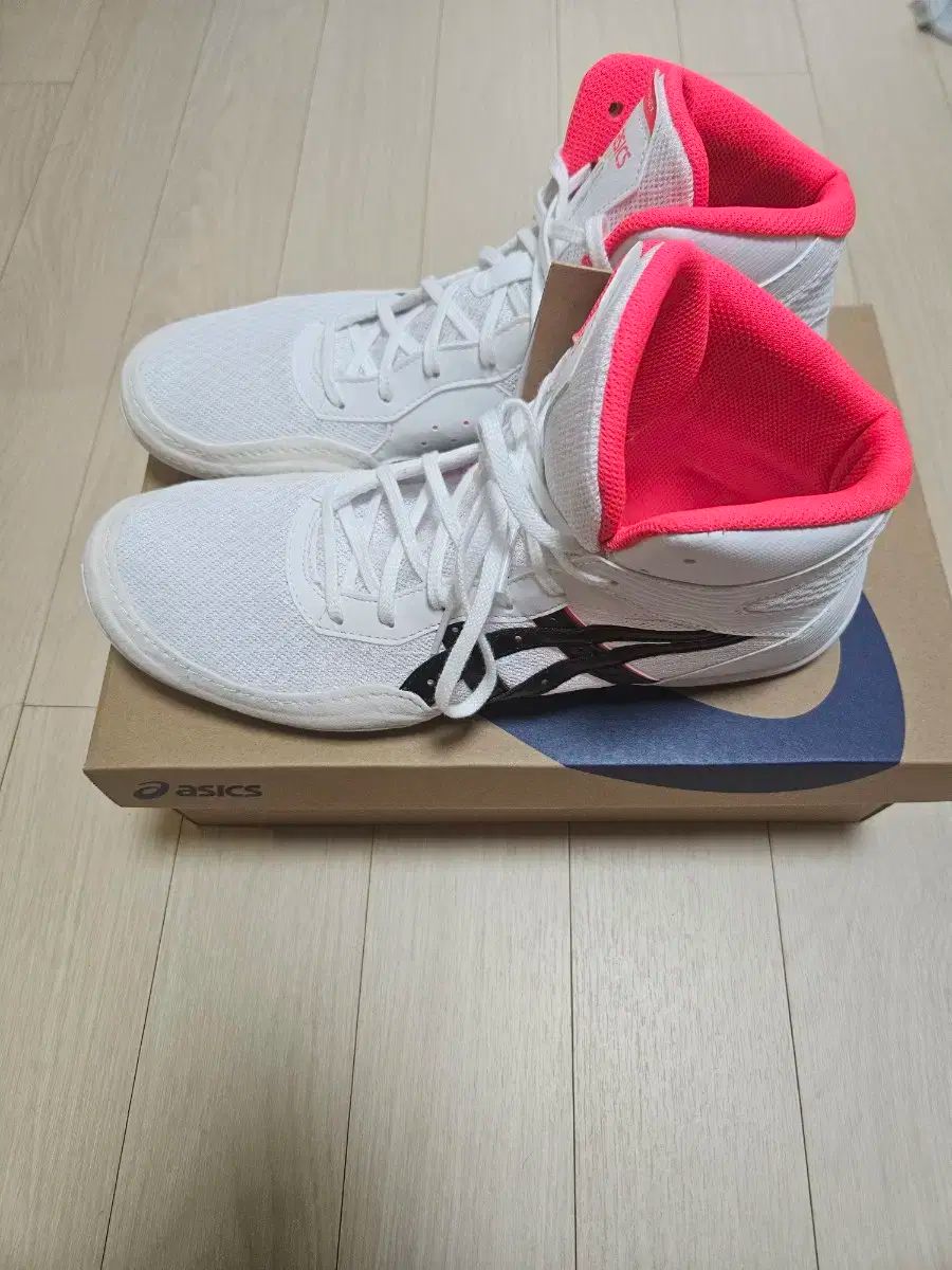 275 サイズ
