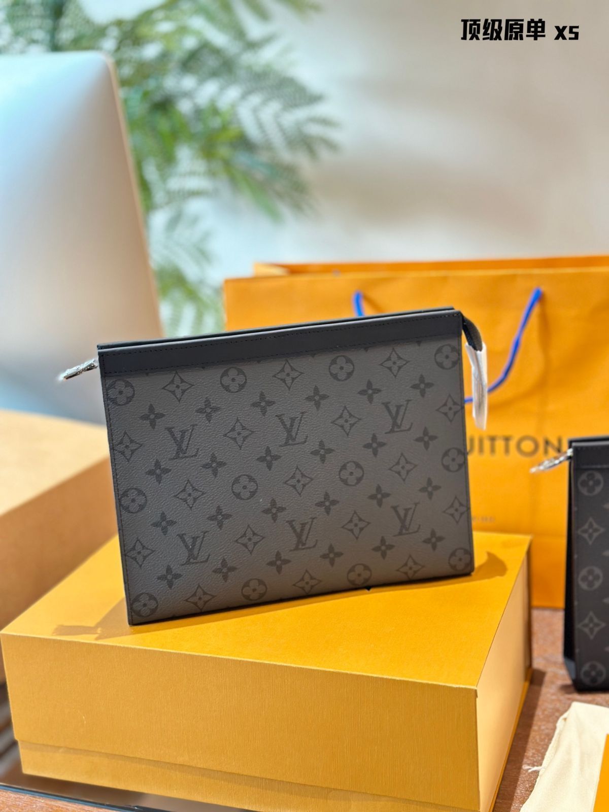 限定アイテム！！【LOUIS VUITTON】トイレタリーバッグ 今日特価】LV Toiletry Pouch Monogram Wash Bag - ルイヴィトン