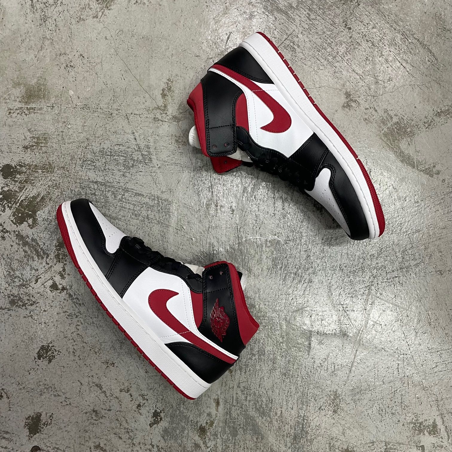新品 NIKE Air Jordan 1 Mid White/Gym Red Black 554724-122