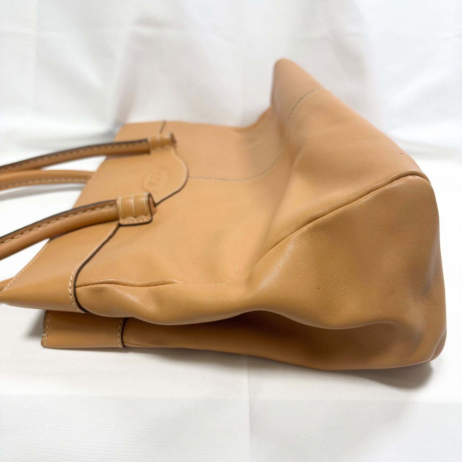 美品✨️ トッズ モカシーノ トートバッグ ハンドバッグ キャメル ステッチ TOD'S トッズ MOCASSINO MEDIA モカシーノ トートバッグ ロゴ