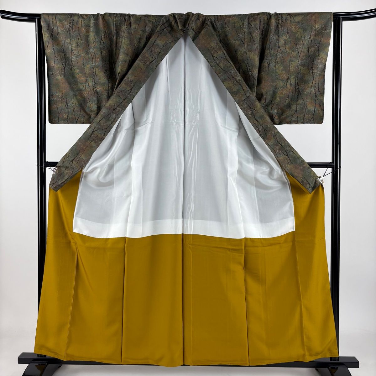 値段交渉承れます 大島紬 身丈159.5cm 裄丈64cm M 袷 落款 証紙 樹木 鬱金染 茶緑色 正絹 秀品 最大90％オフ／最終セール！