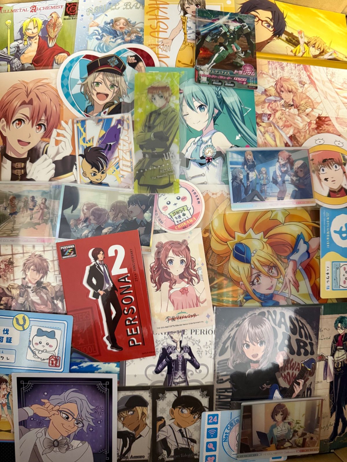 アニメ　キャラクター　グッズ　紙類、カード　大量　まとめ売り　350点以上！ 紙類 アニメ ゲーム まとめ売り 大量 コースター ポストカード