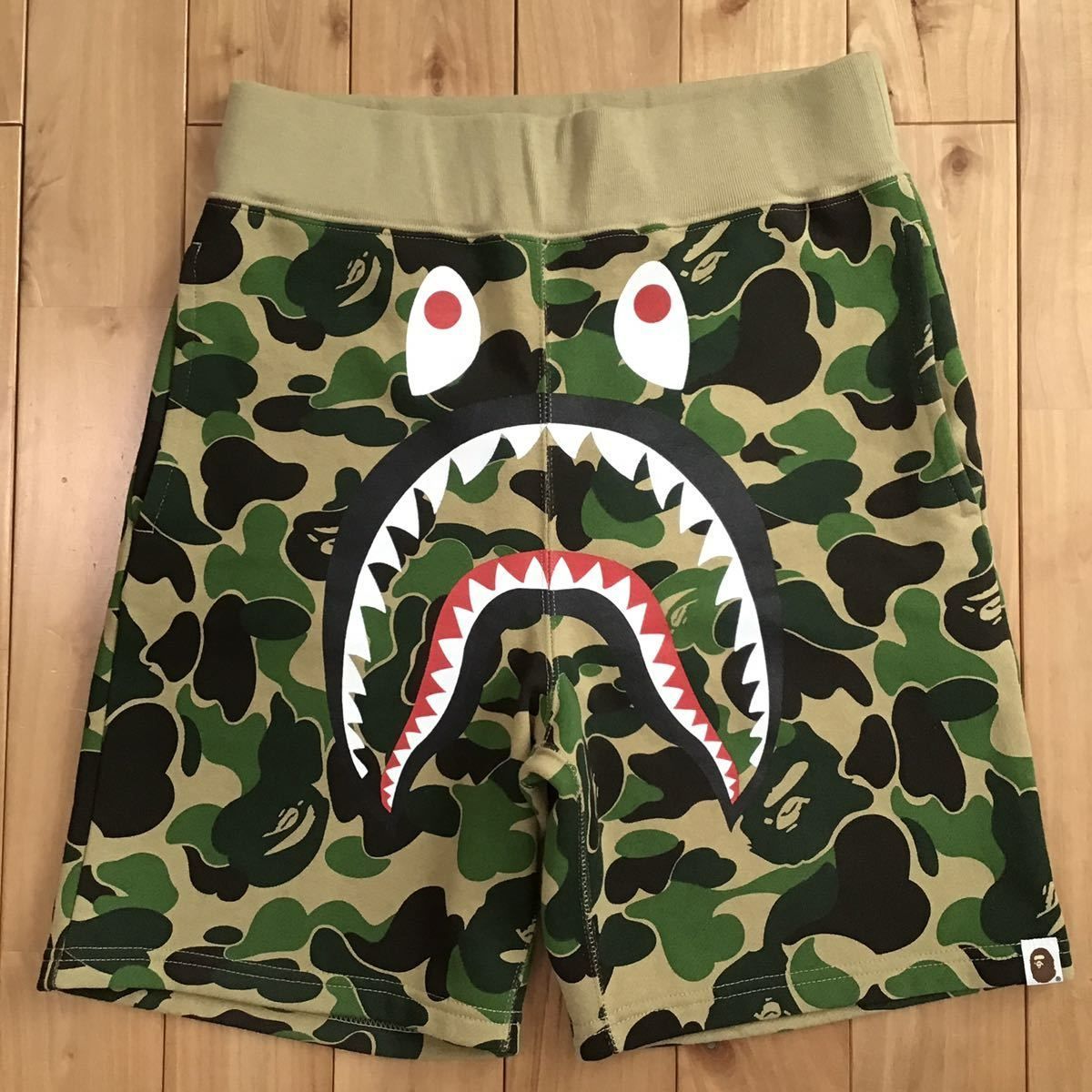 bape シャーク ハーフパンツ 迷彩 カモ - ショートパンツ