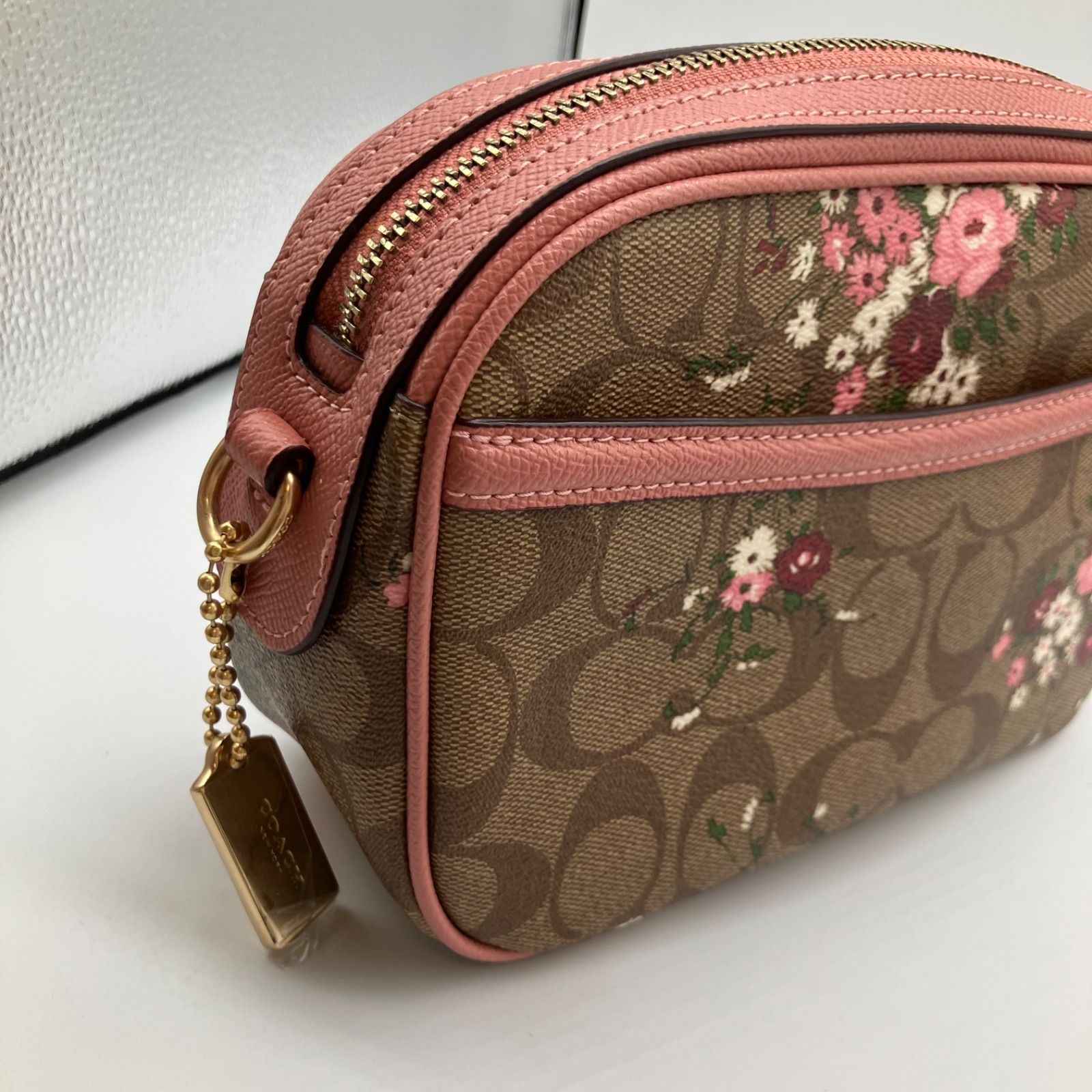 COACH】チェーンショルダーバッグ シグネチャー 花柄