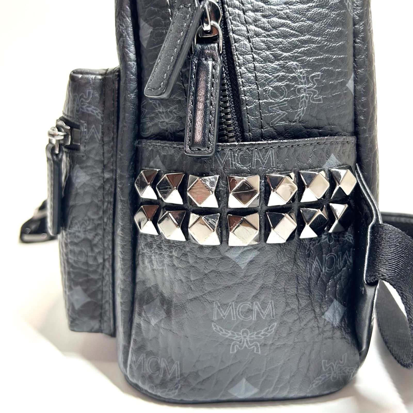 MCM エムシーエム ミニ リュック バックパック スタッズ レディース 黒 