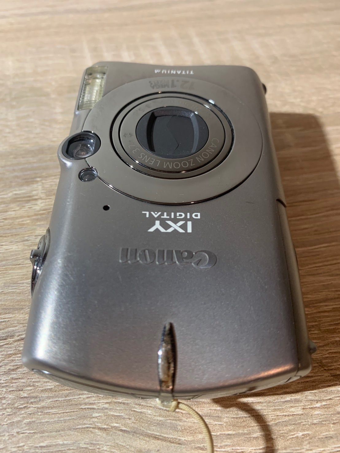 5301 Canon IXY シルバー 2000IS デジカメ 5301 Canon IXY シルバー 2000IS デジカメ IXY DIGITAL 2000 IS