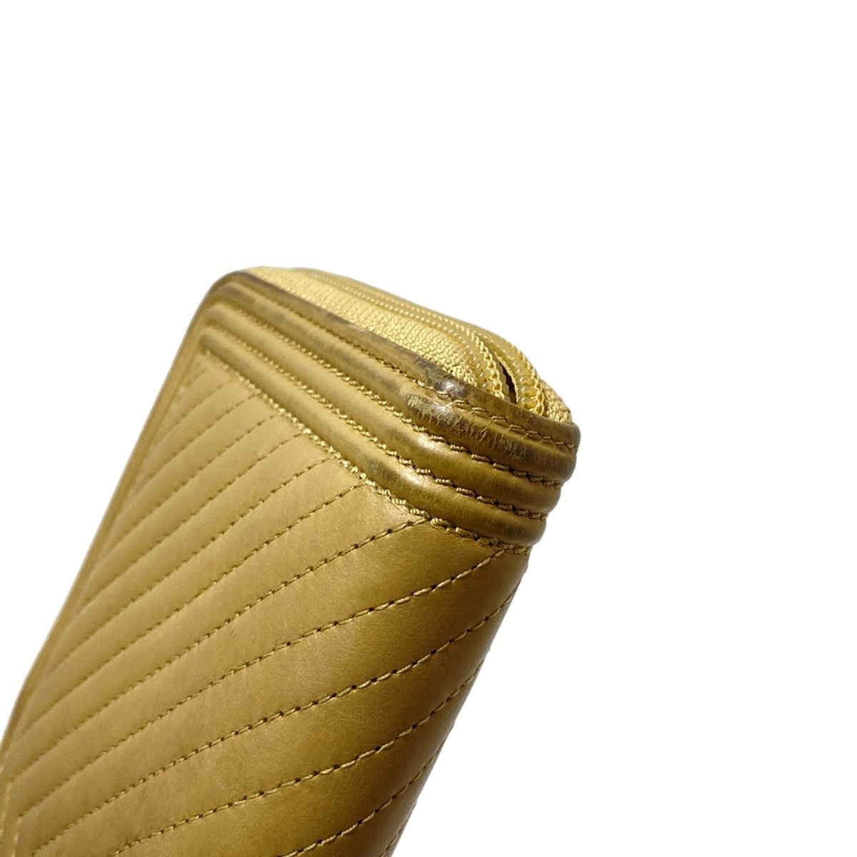 ベージュ ラウンドファスナー