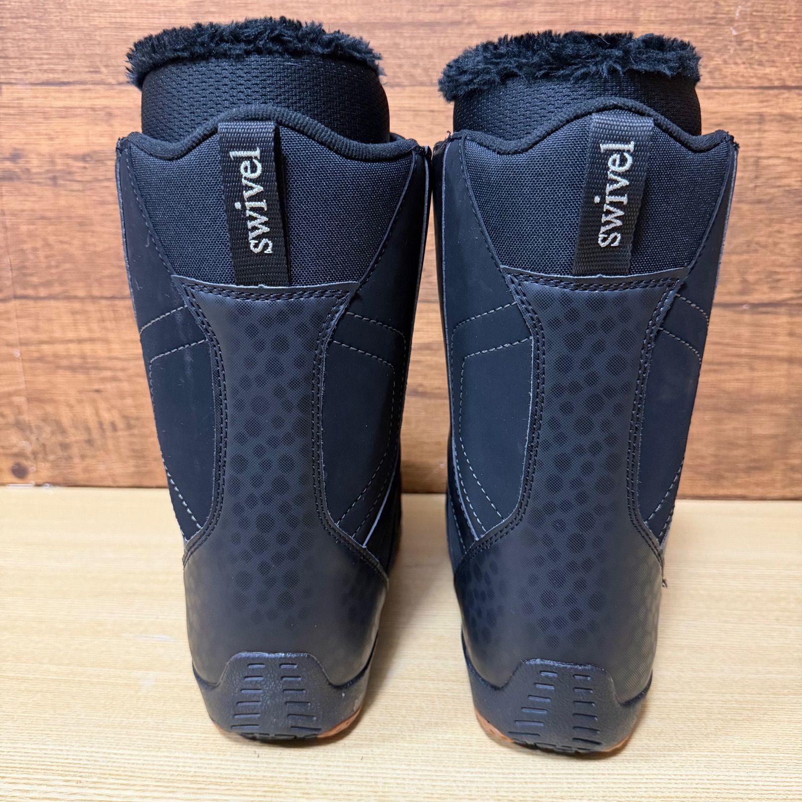 SWIVEL スウィベル レディース スノーボード 4点セット ボード 138 cm バインディング ブーツ 24 リーシュコード カワイイ おしゃれ