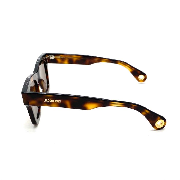 べっ甲柄 プラスチック