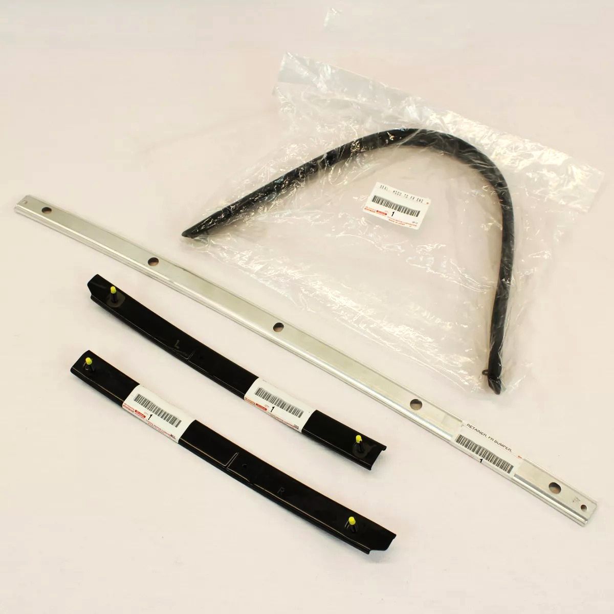 新品 トヨタ純正 スープラ フロントバンパー センター サイド  