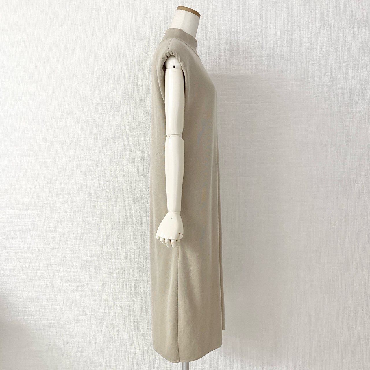 【美品】René ルネ　パール ノースリーブワンピース　ベージュ 60i27 Rene ルネ ノースリーブ パールニットワンピース 6112537 36