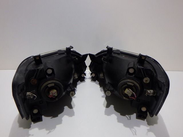 ヘッドライト左右