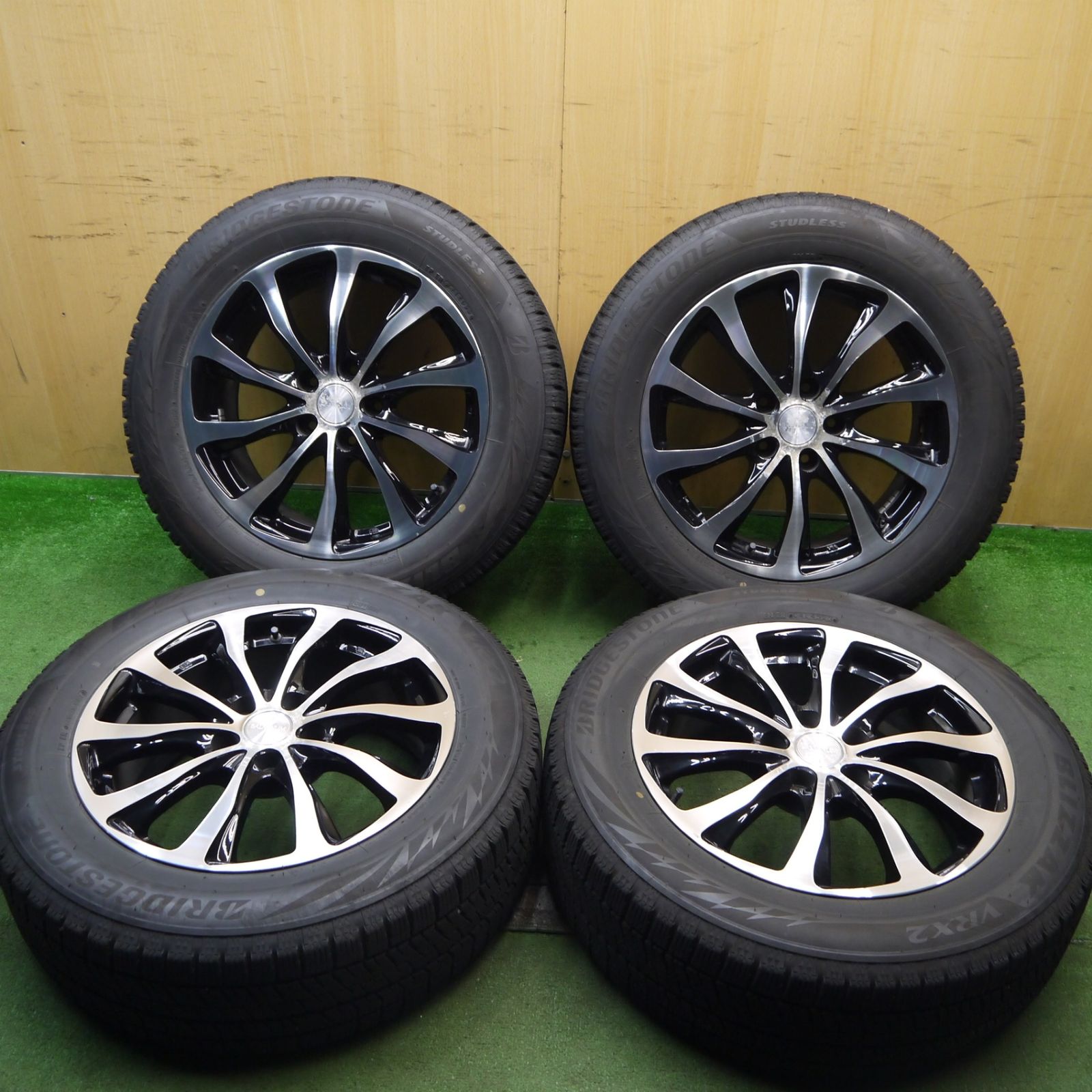 ブリヂストン スタッドレス VRX2 215/60R17 アルミホイル 4本 ブリヂストン スタッドレス VRX2 215/60R17 アルミホイル 4本 | ヤマダ