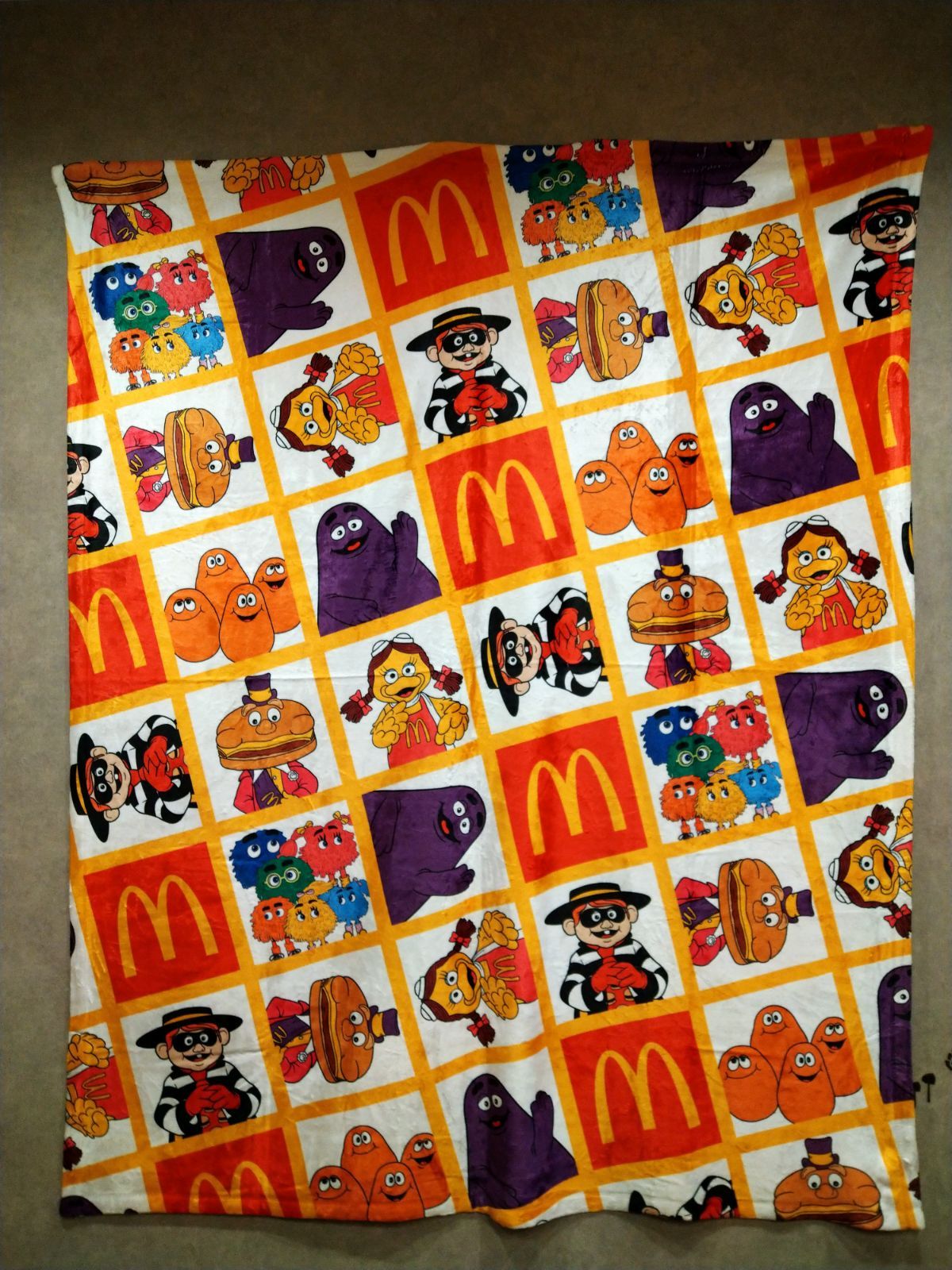 マクドナルド　特大ブランケット　ファミリーブランケット 　McDonald's マクドナルド 特大ブランケット ファミリーブランケット McDonald's
