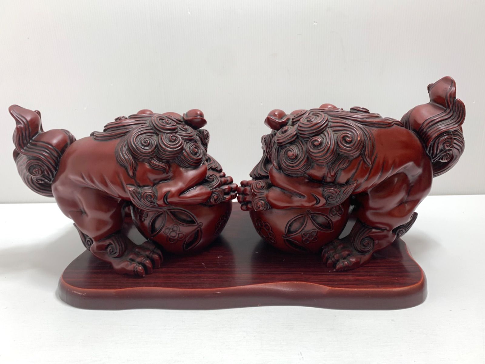 玉乗りシーサー阿吽一対置物 玉乗りシーサー阿吽一対置物