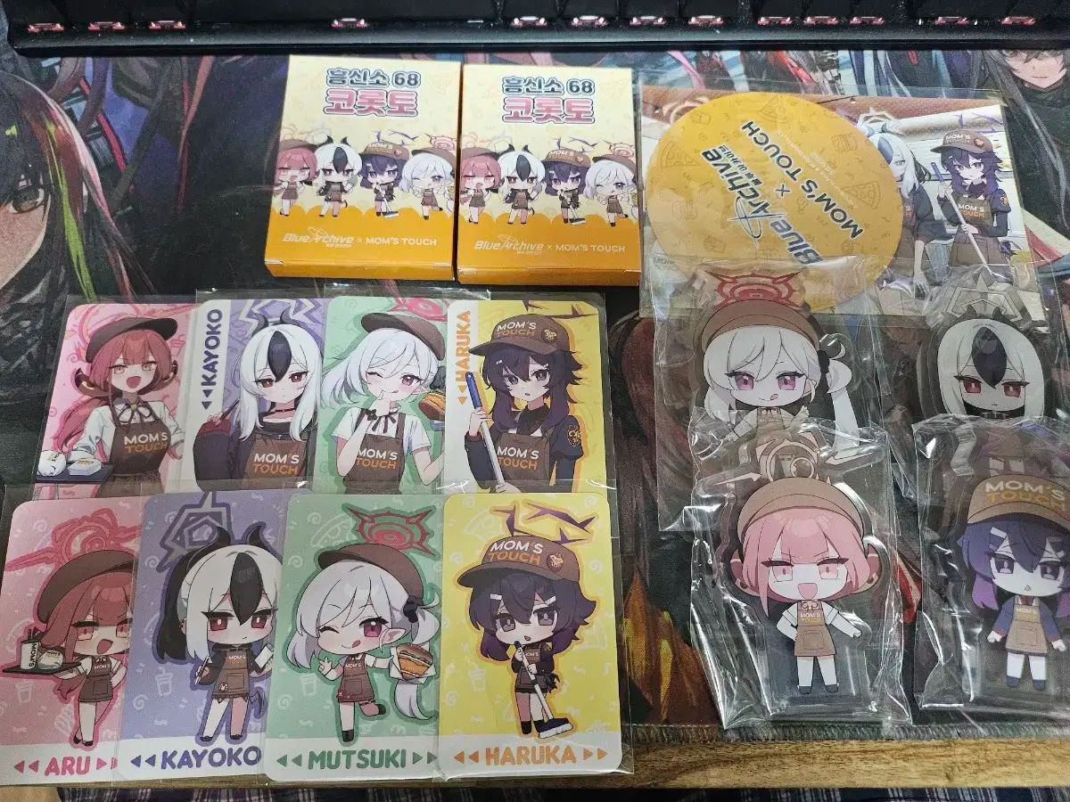 ブルーアーカイブ -Blue Archive- ママズタッチ コラボ アクリル フォトカード セット 売ります