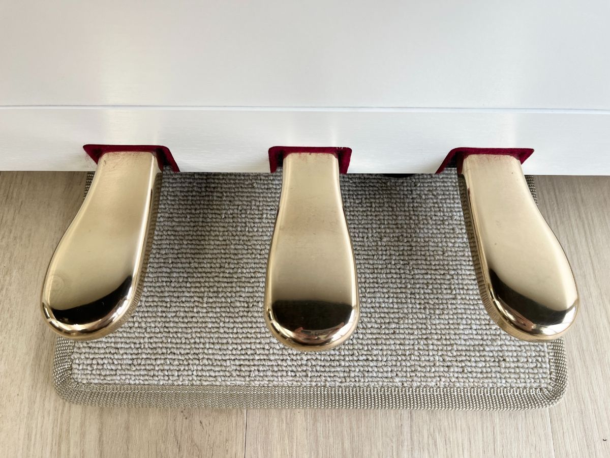 電子ピアノ専門店の配送設置込