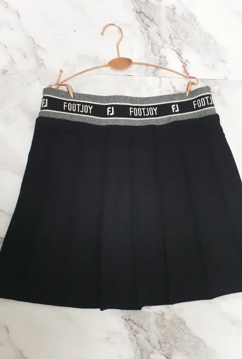 フットジョイ ニットスカート