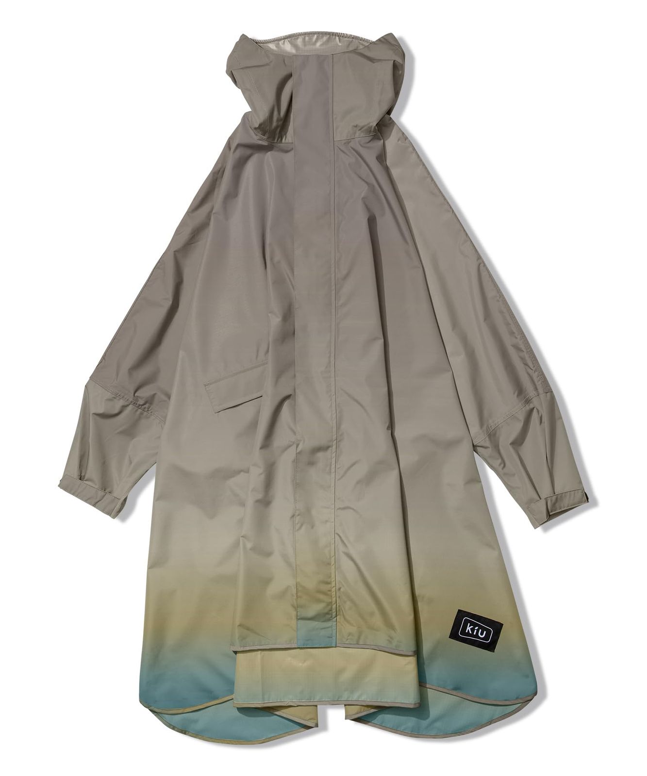 新着商品 KiU 2025 キウ ニュースタンダード レインポンチョ RAIN PONCHO 豪雨対応 雨対策 大雨 台風 梅雨 防災 レインコート ポンチョ 雨具 雨ガッパ 雨合羽 はっ水 撥水 防水 袖付き 収納袋 ポケット アウトドア フェス かわいい