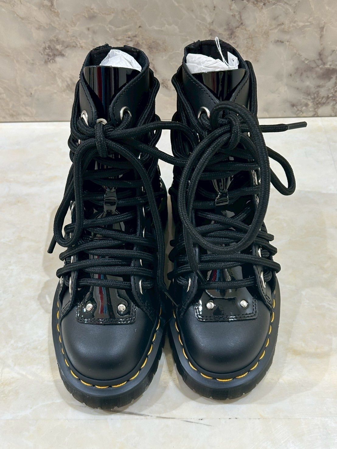 ドクターマーチン Dr.Martens ダリア8ホール バックジップ ブラック サイズ３６
