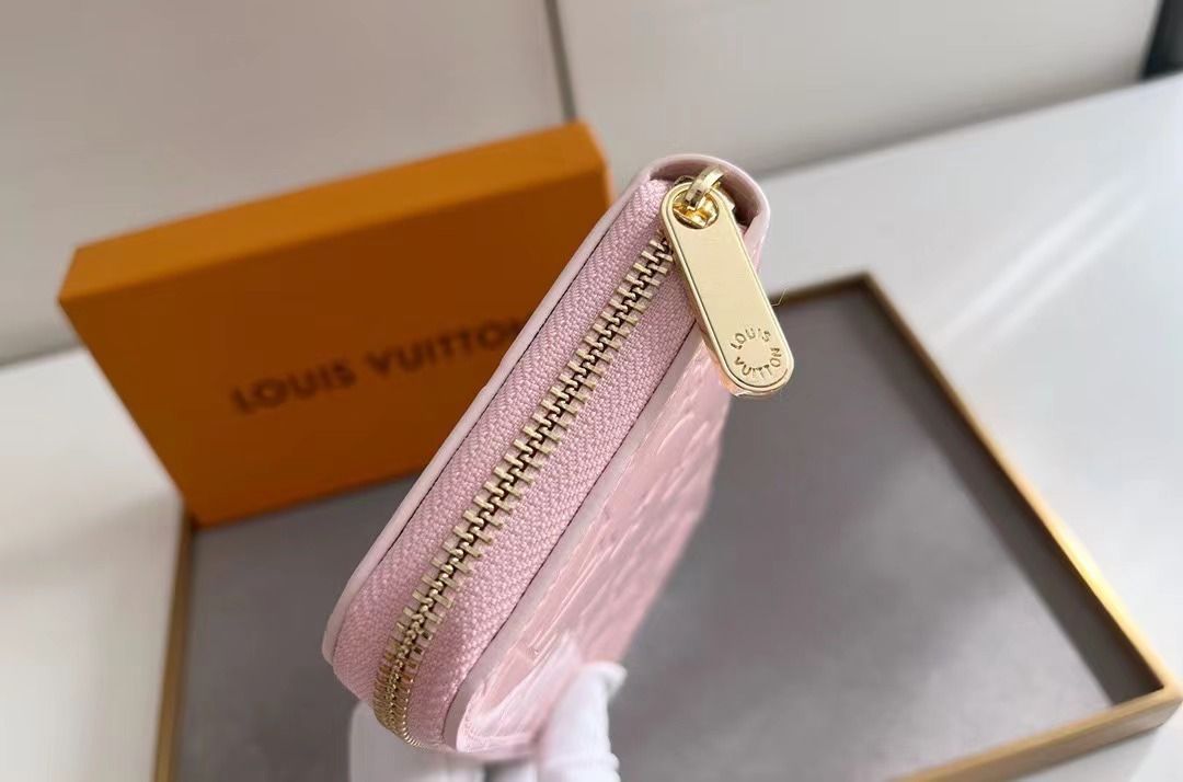 LOUIS VUITTON 未使用 ピンク