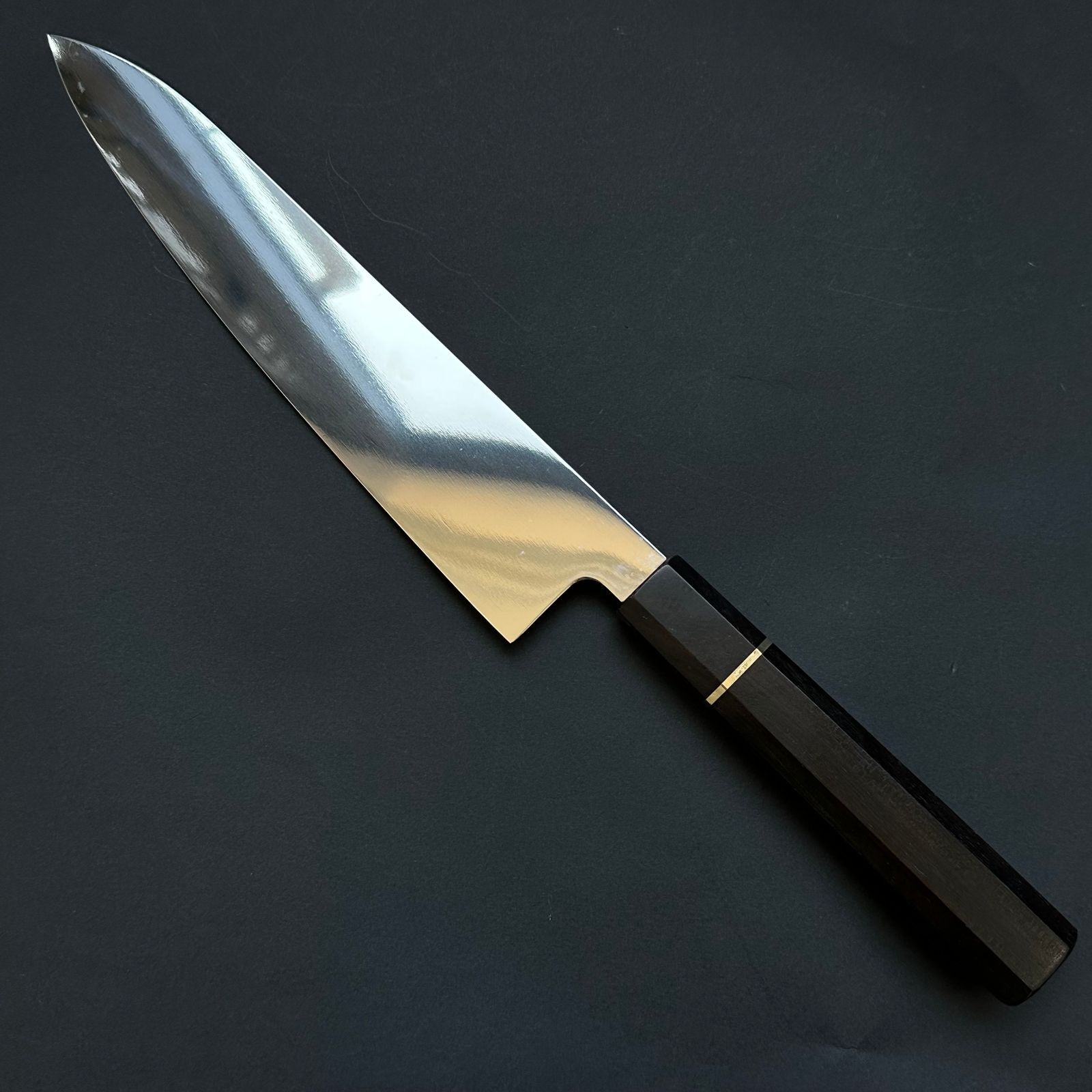 ウルトラ鏡面ステン本焼V金10号牛刀240mm 黒檀白水牛八角柄 高級