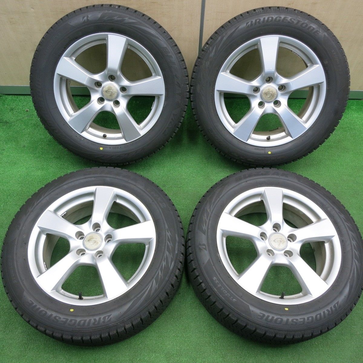 送料無料] バリ溝！23年！キレイ！ほぼ10分☆スタッドレス 215/60R17 