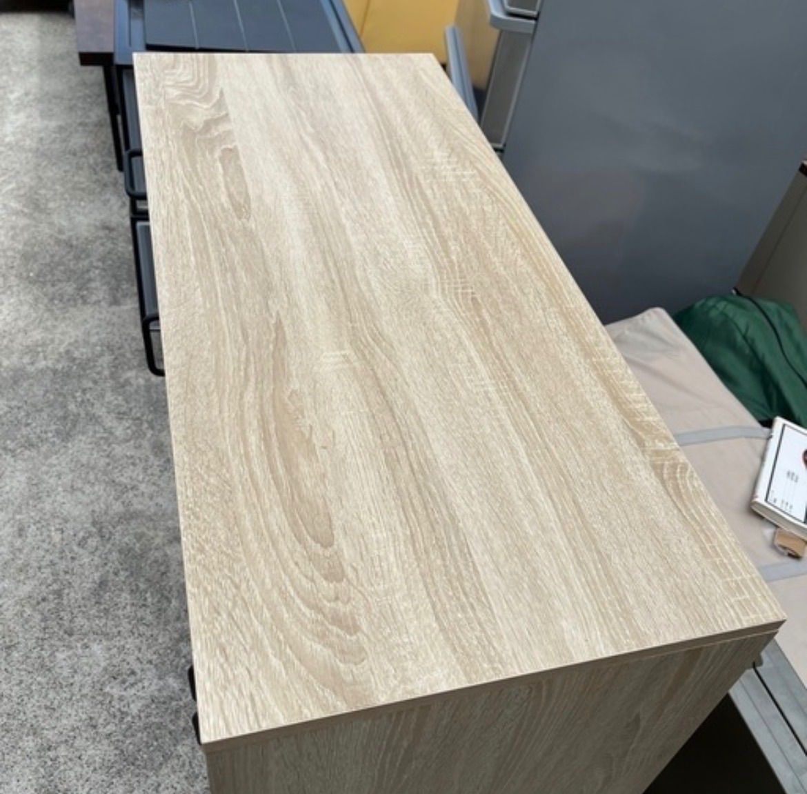 コンセント付き 倉庫前