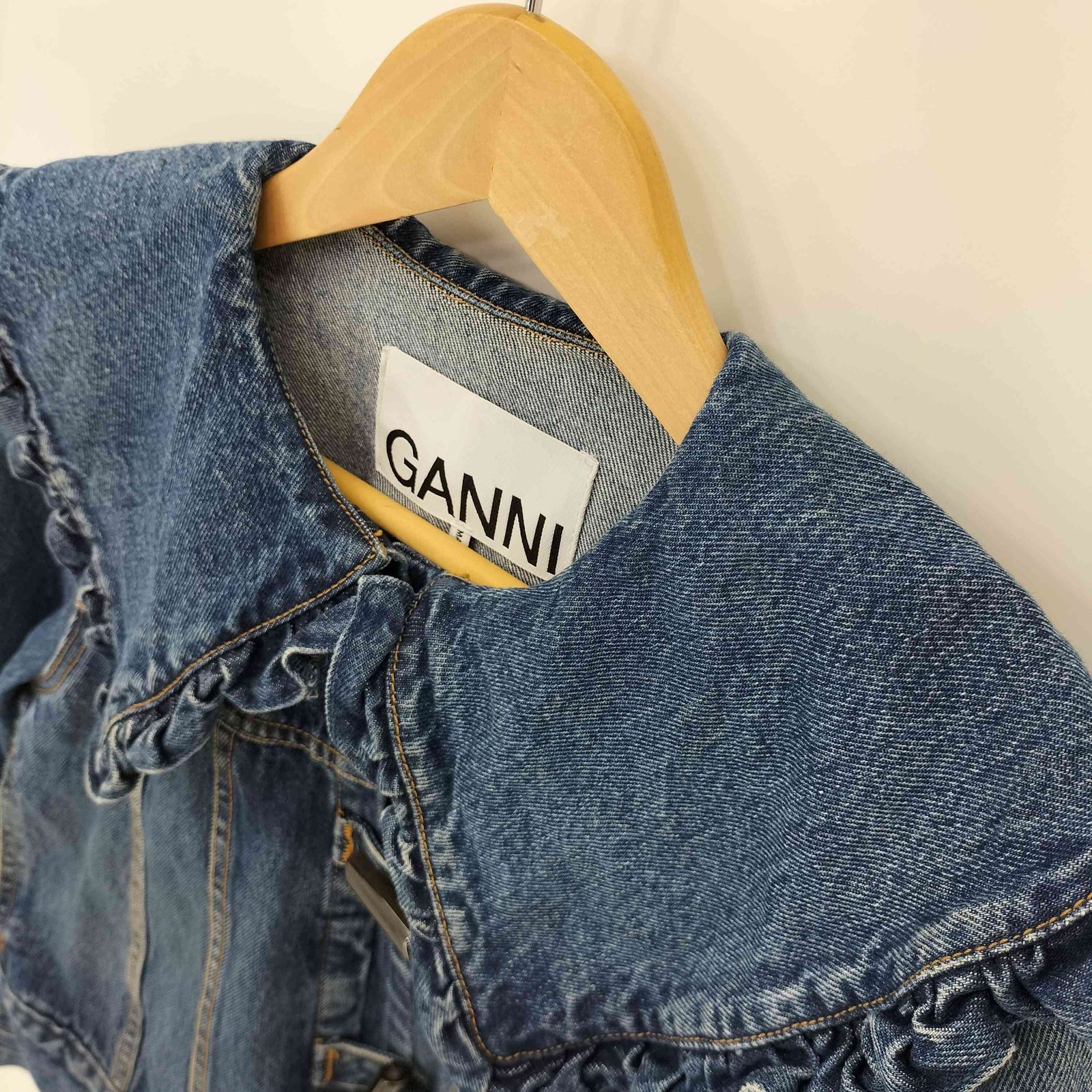 GANNI ラッフルカラー ブリーチ加工 デニムジャケット 高かっ