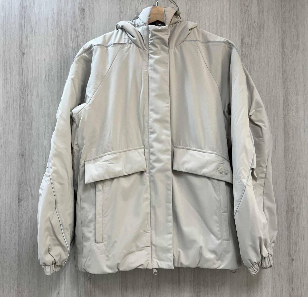 タグ付き adidas オーバーサイズフィットパテッドジャケット レディース サイズS JG3385 Putty Grey