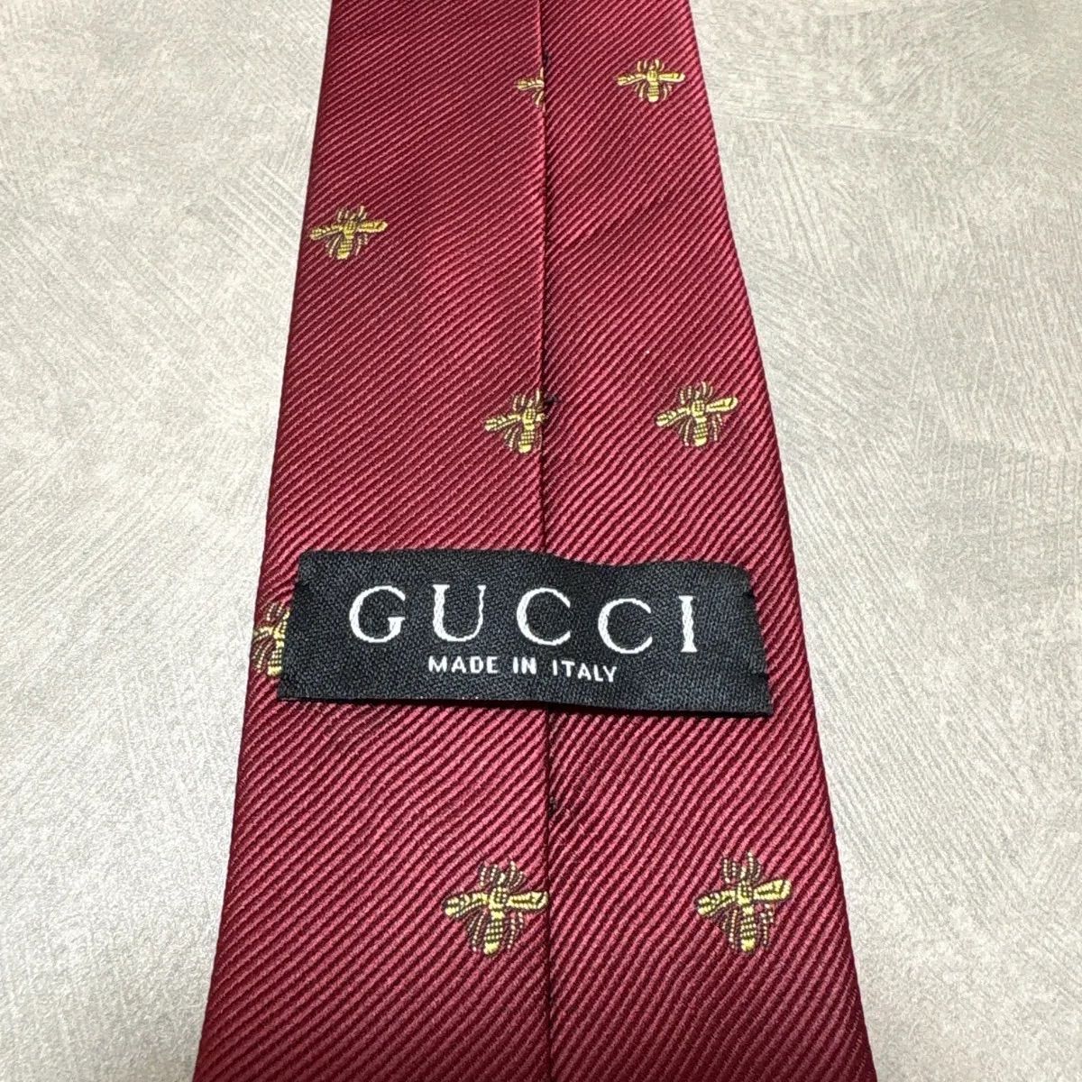 美品 GUCCI グッチ シルク ネクタイ レッド 赤 蜂柄 ハチ Bee GUCCI グッチ ネクタイ ビー ハチ ストライプ柄 シルク