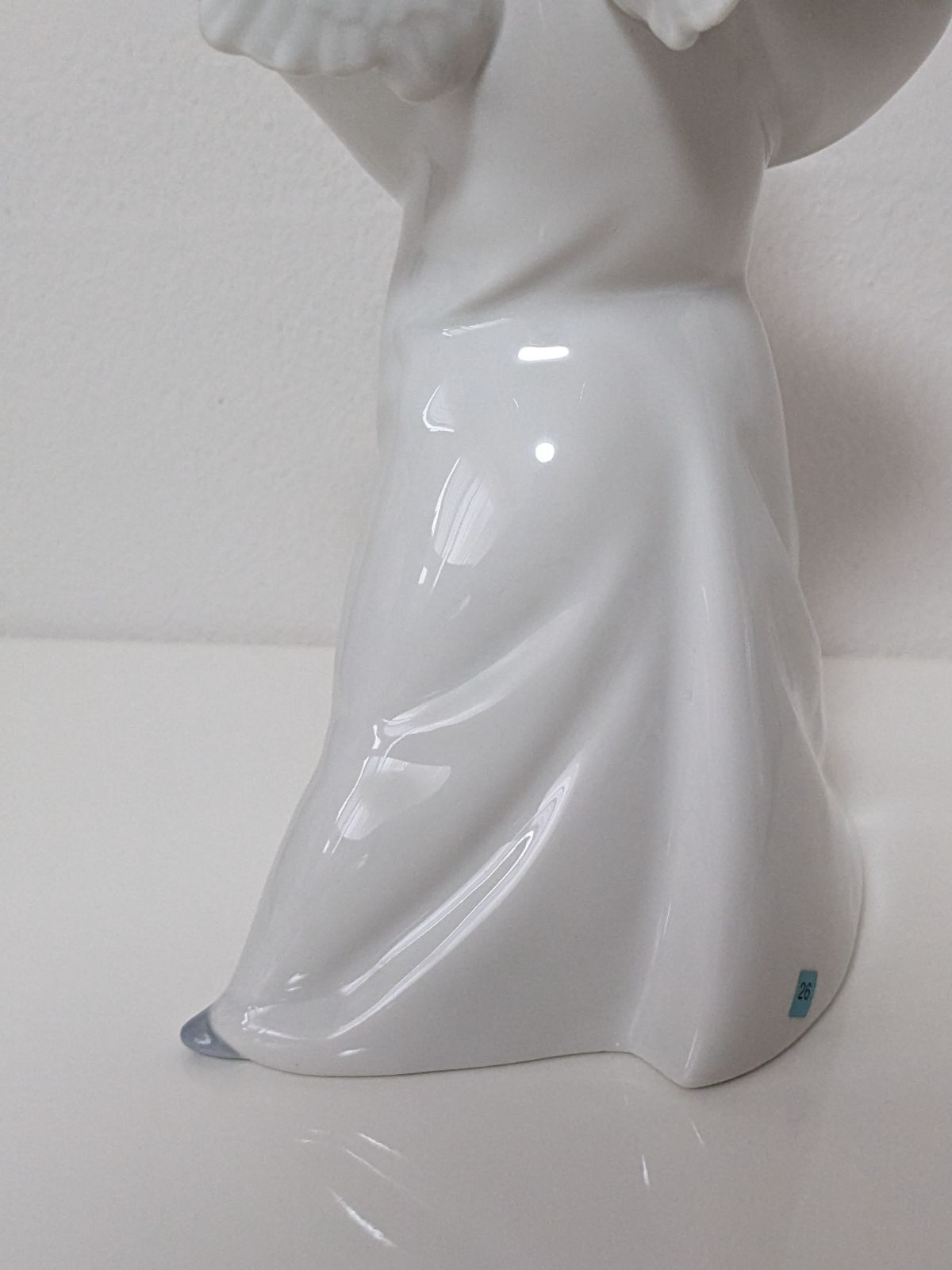 リヤドロ磁器人形天使の考えごと