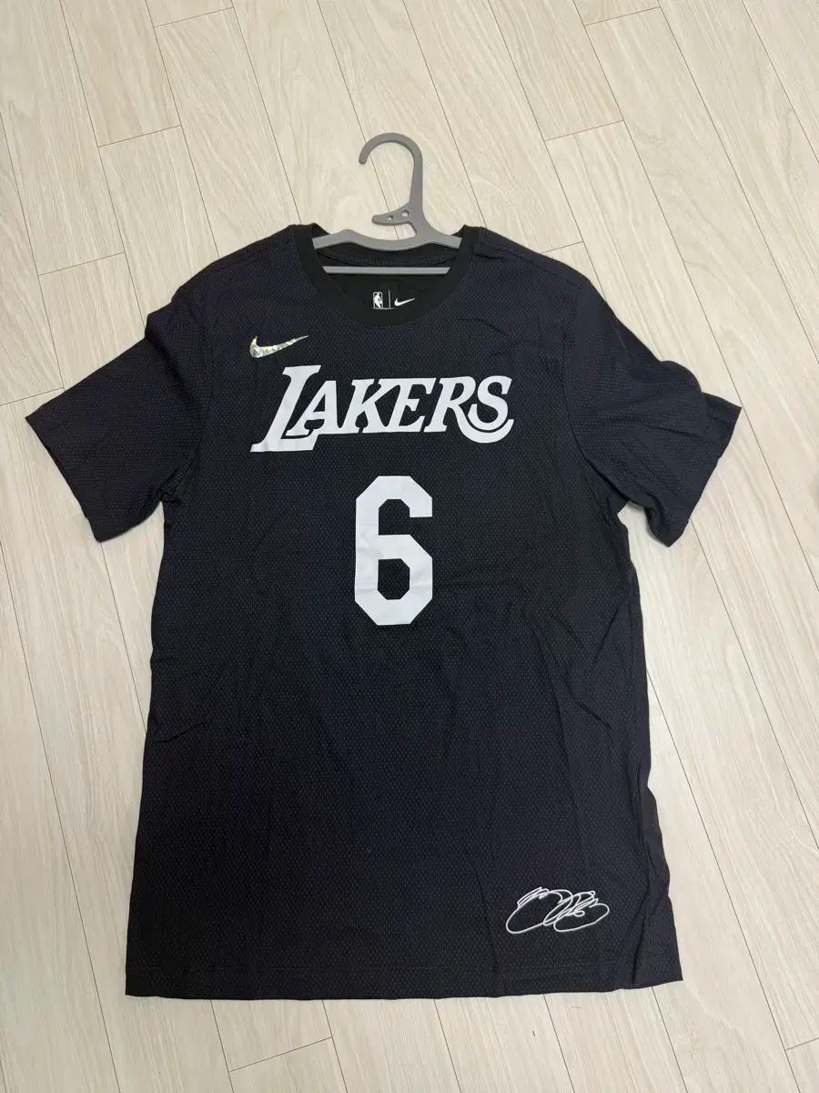 Nike(ナイキ） レブロン・ジェームズ Tシャツ 出品