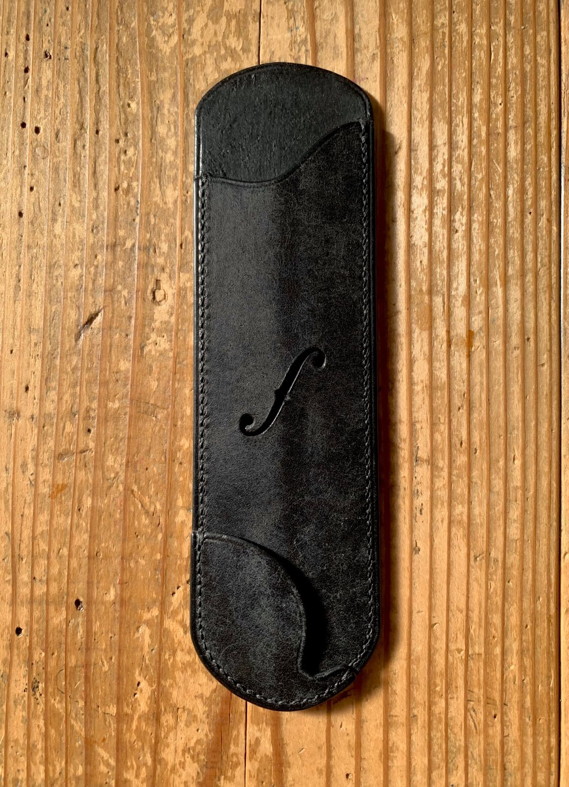 手縫いで創った革のペンケース 音叉ケース