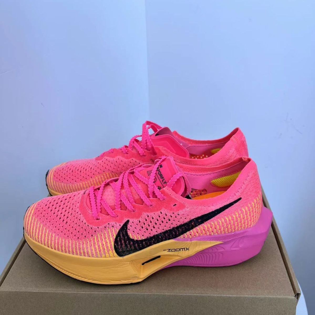 新品未使用ナイキ Nike Zoom x Vaporfly Next% 3  スニーカー