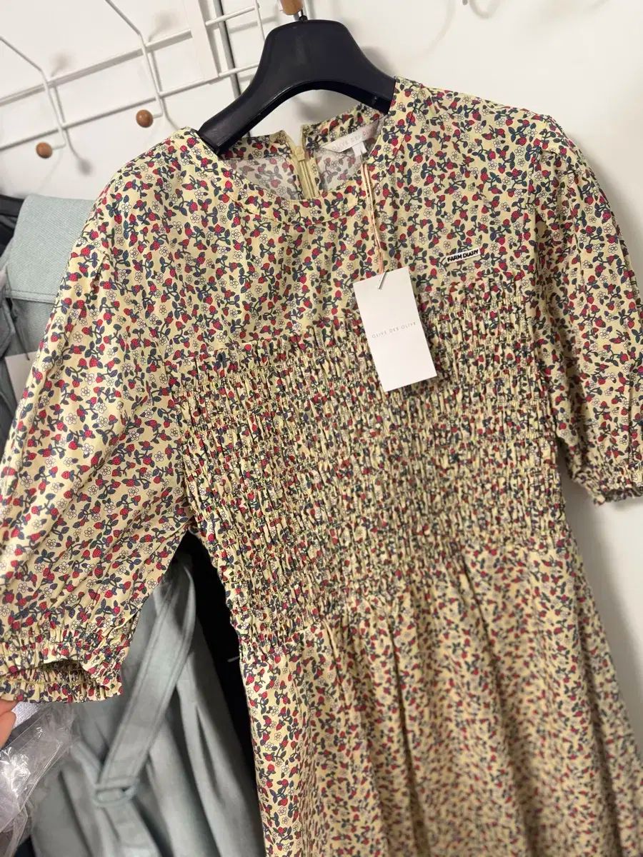ホームオーダー商品_ 36 1万ウォン OLIVE des OLIVE オリーブ デ オリーブ 中止 ワンピース 季節の変わり目 感 フラワースモーキング
